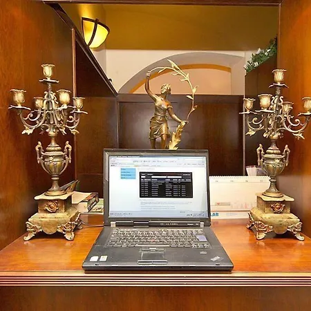 Hotel Antik 4*