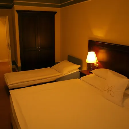 Antik Hotel 4*