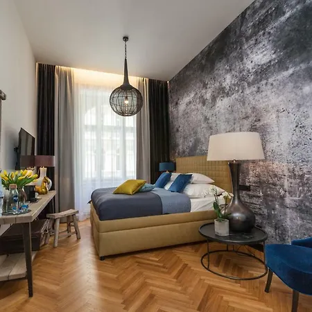 Hotel Antik 4*