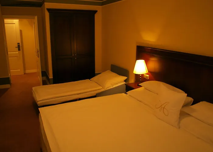 Antik Hotel 4*