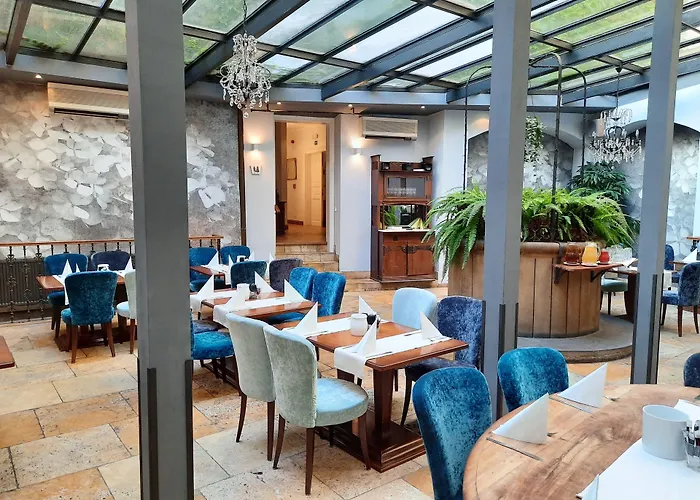 Antik Hotel 4*